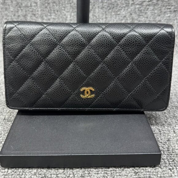 CHANEL Leather Wallet 688-080725 - Picture 1 of 11
